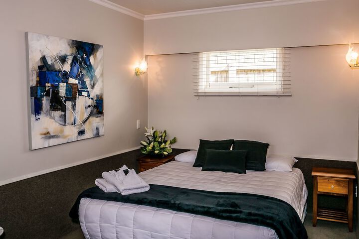 Room 2 of 50