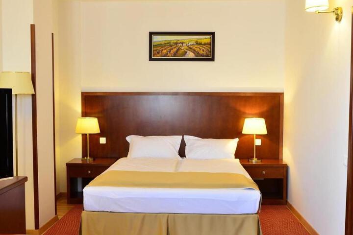 Hotel Miraj