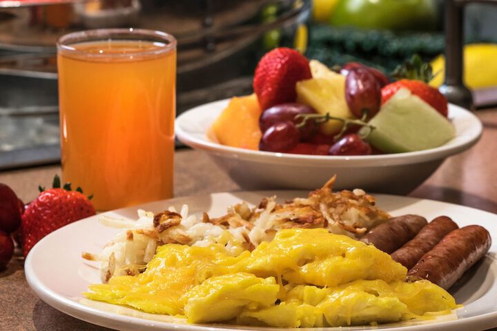 Breakfast/Coffee Service 73 of 98