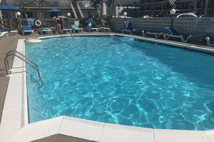 Pool 31 of 44