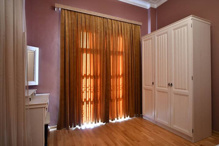 Room 13 of 29