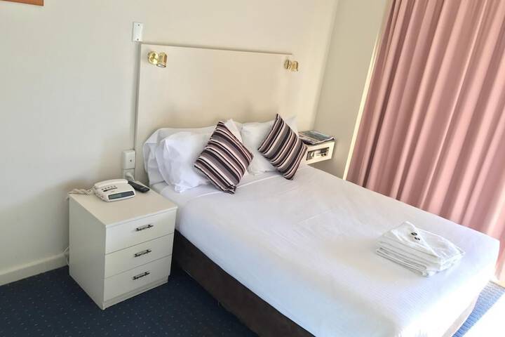 Room 8 of 20