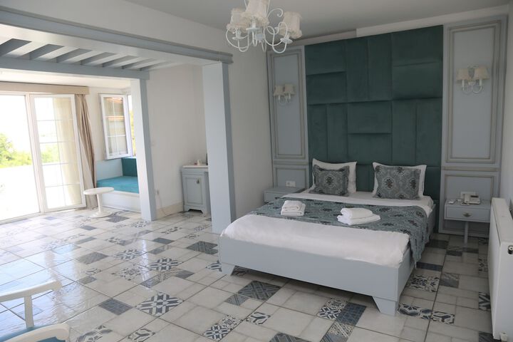 Room 14 of 125