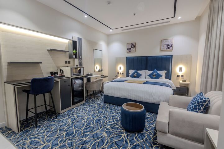 Room 14 of 38