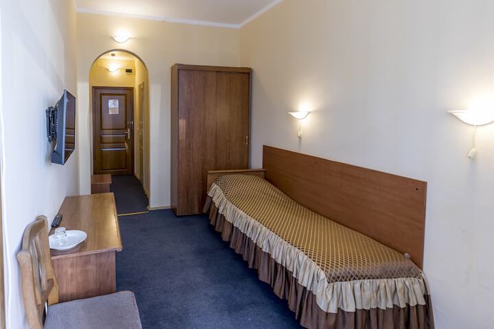 Room 12 of 53