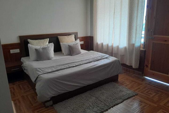 Room 15 of 43