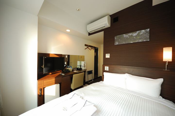 Room 5 of 49