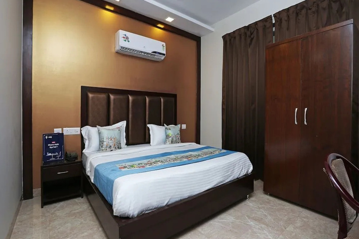 Room 15 of 20