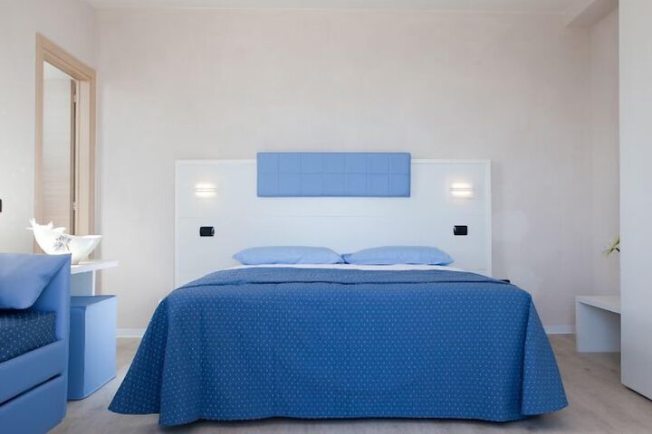 Room 4 of 29
