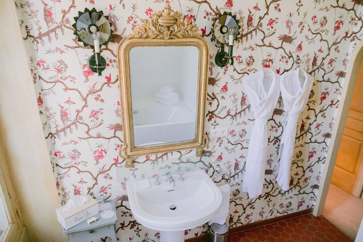 Room 35 of 68