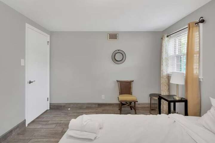 Room 4 of 13