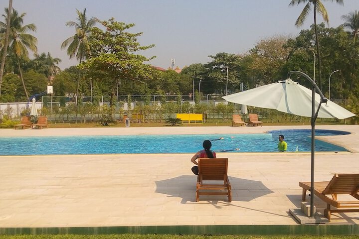 Pool 21 of 61