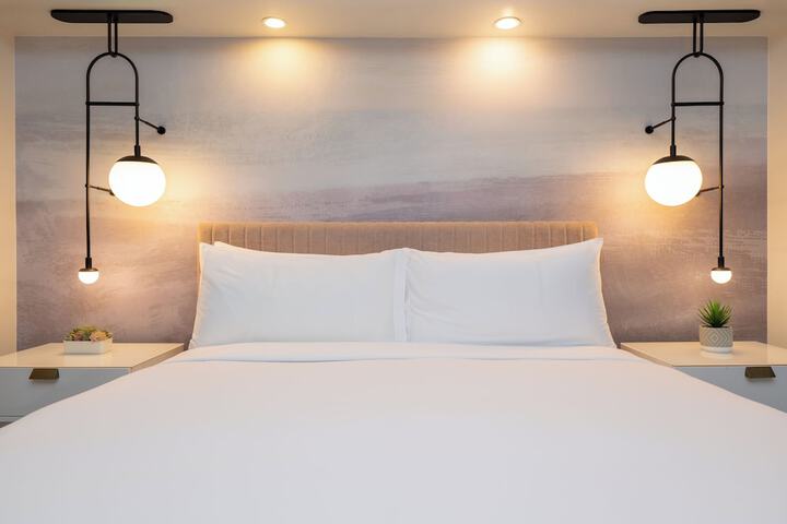 Room 47 of 170