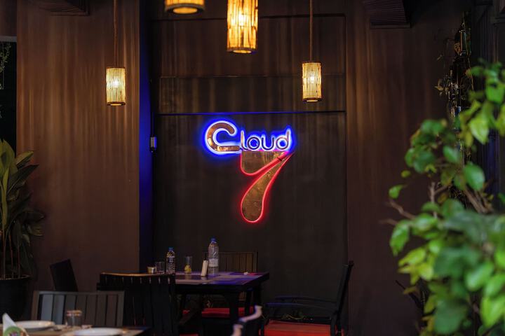 Dining 60 of 86