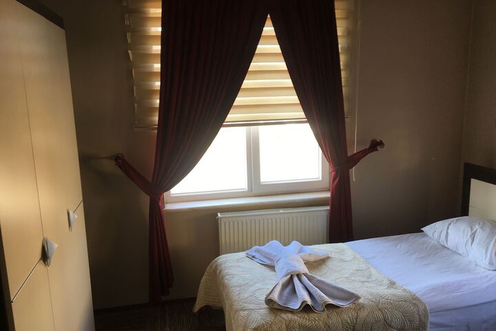 Room 12 of 37