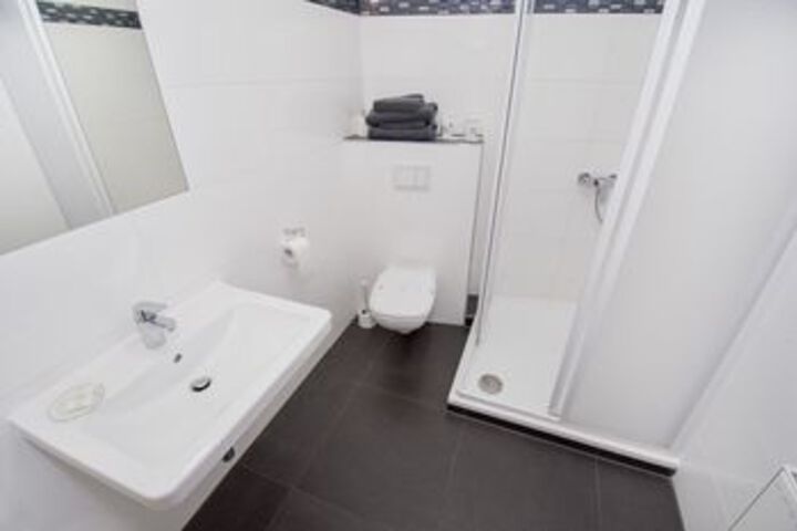 Room 3 of 37