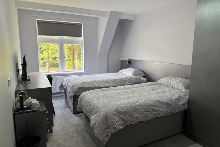 Room 3 of 16