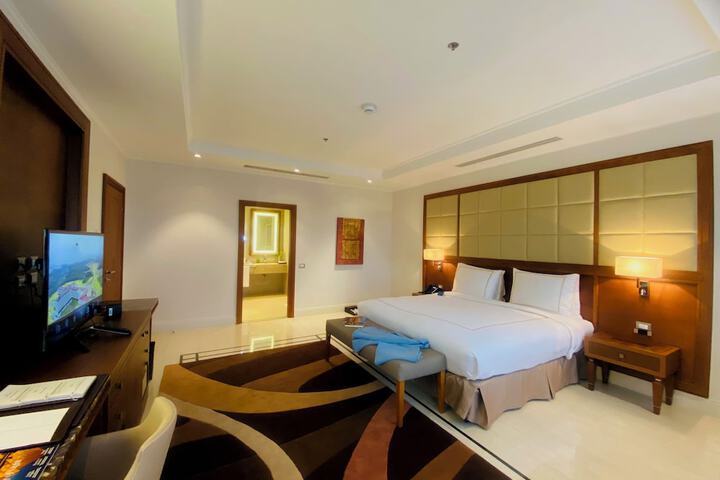 Room 27 of 125
