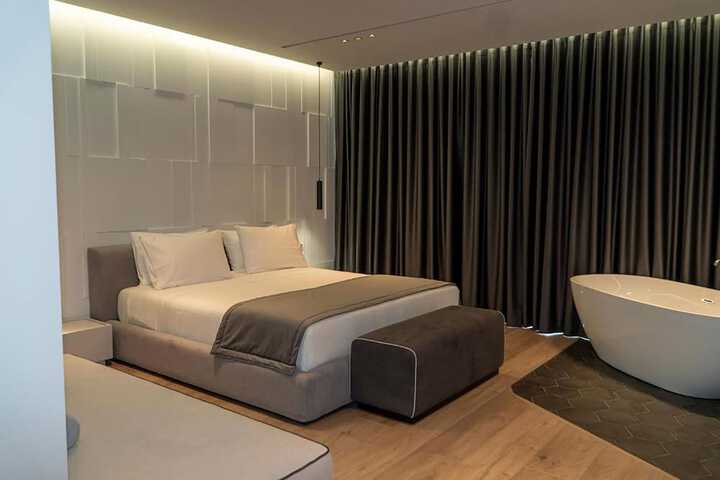 Room 6 of 34