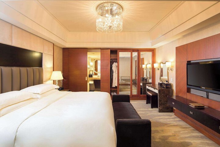 Room 16 of 85