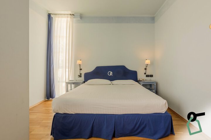Room 4 of 27