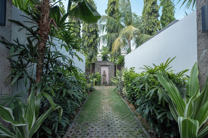 Property Grounds 22 of 25