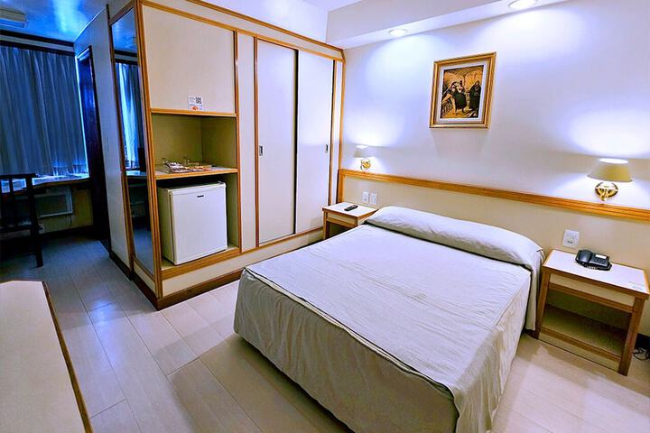Room 32 of 115