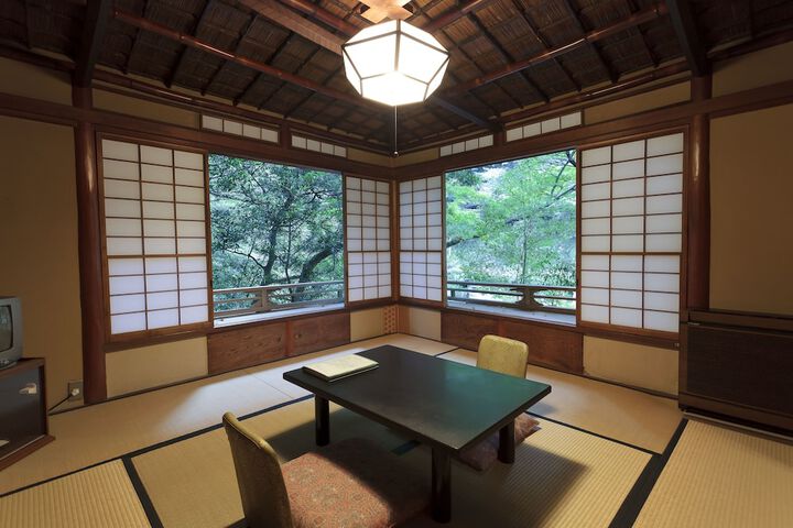 Room 5 of 70