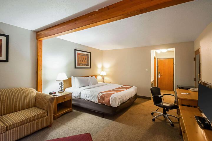 1 King Bed (1 of 6)