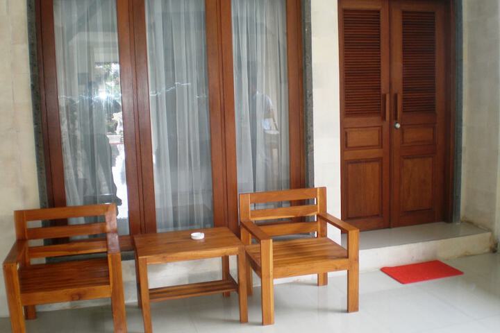 Room 4 of 33