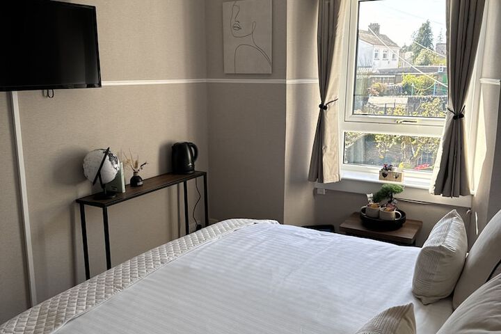 Room 15 of 42