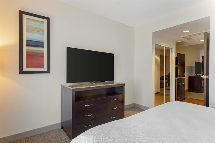 Room 50 of 93