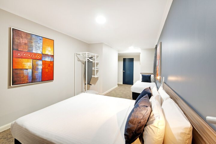 Room 12 of 28