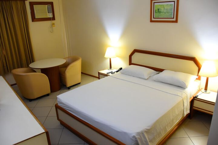 Room 17 of 32
