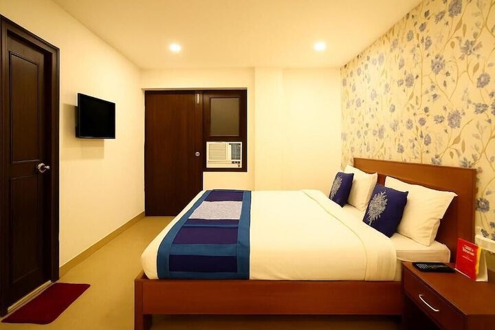 Room 2 of 12