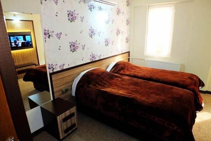 Room 12 of 21