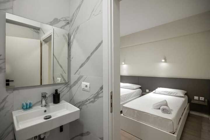 Room 10 of 44