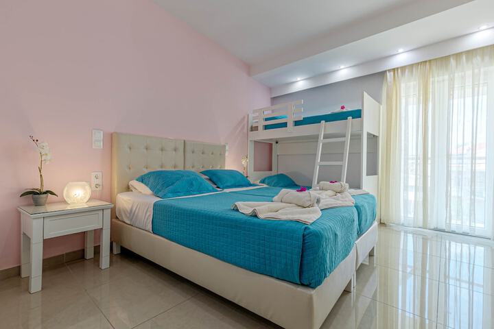 Room 28 of 66