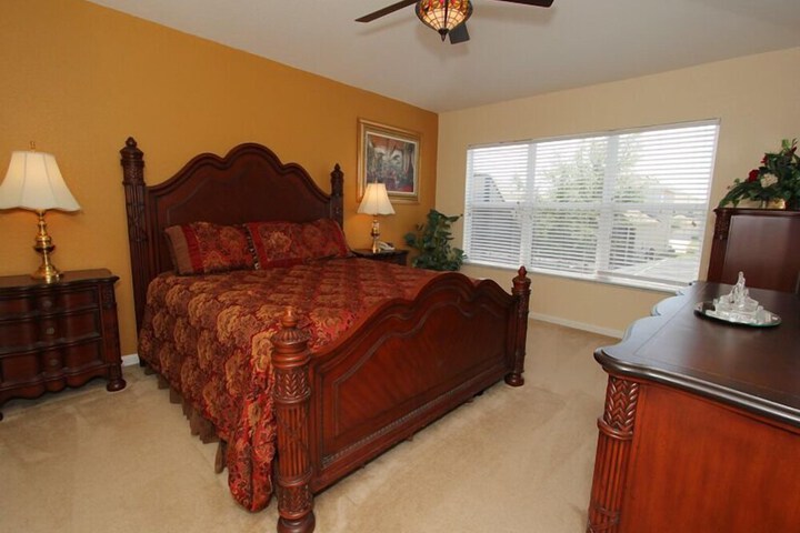 Room 6 of 23