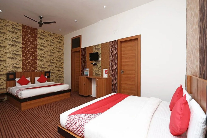 Room 6 of 11