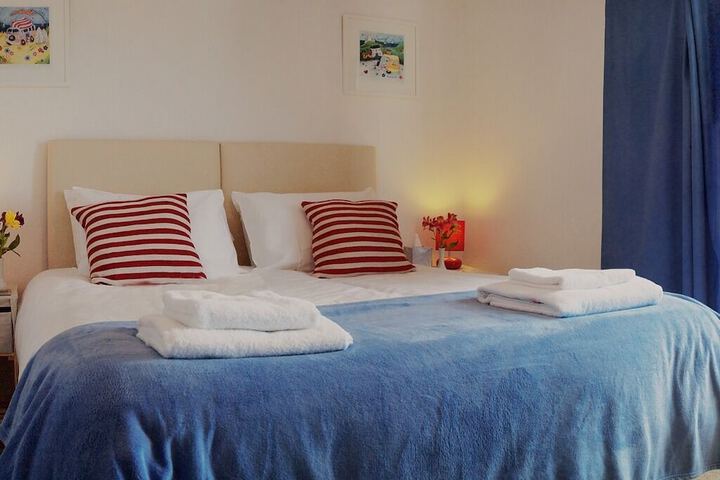 Room 2 of 11