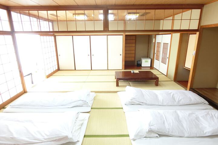 Room 11 of 49