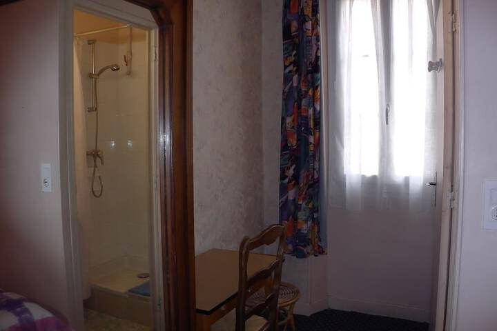 Room 11 of 22
