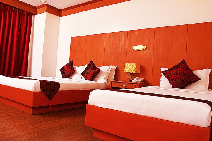 Room 9 of 26