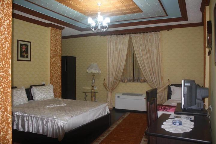 Room 21 of 27