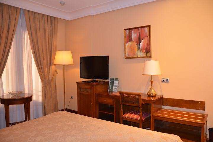 Room 12 of 84