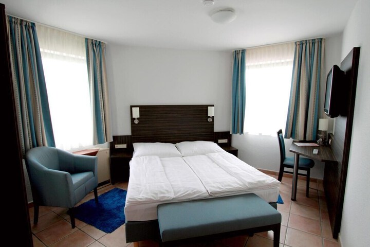 Room 4 of 23