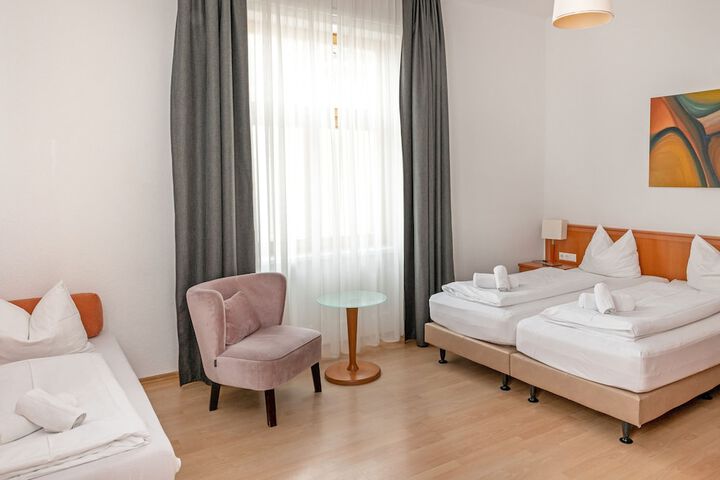 Room 33 of 50