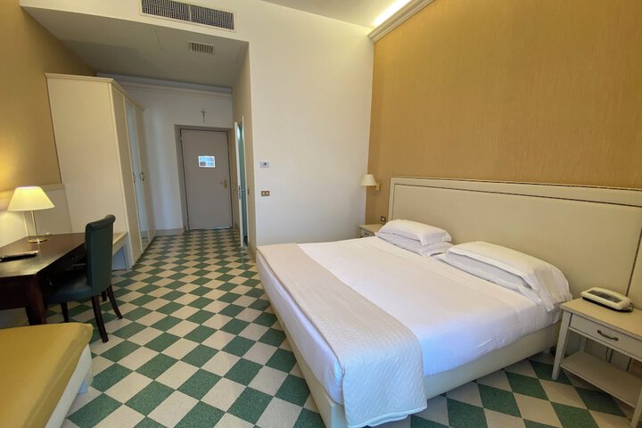 Room 69 of 180