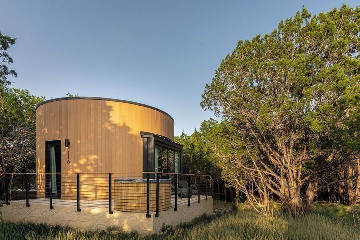 Hotel Exterior 301 of 303